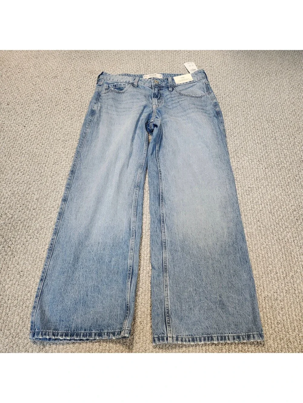 Hollister Low-Rise Baggy Light Wash Blue Jeans Size 6 Short NWT